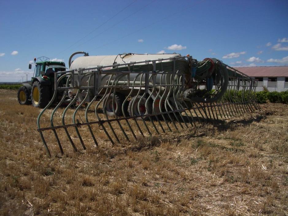 O GOBERNO MODIFICA O DECRETO DE FERTILIZACIÓN: MÁIS REQUISITOS E SEN MELLORAS PARA AGRICULTORES E GANDEIROS