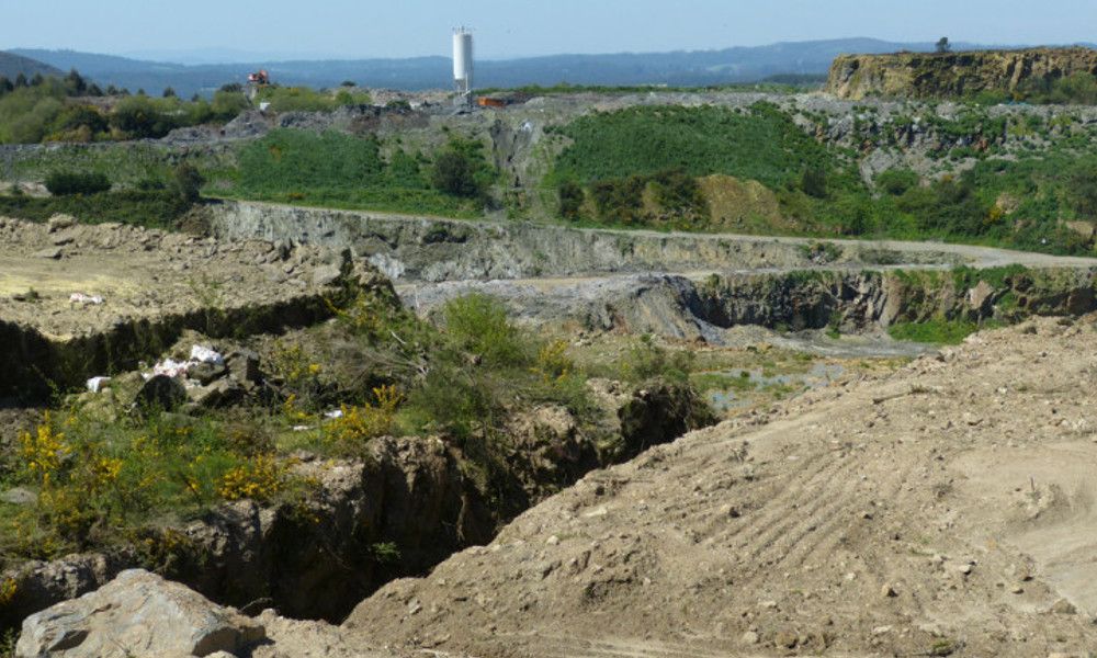 Augas de Galicia tramita unha autorización de vertidos encuberta para a mina de Touro