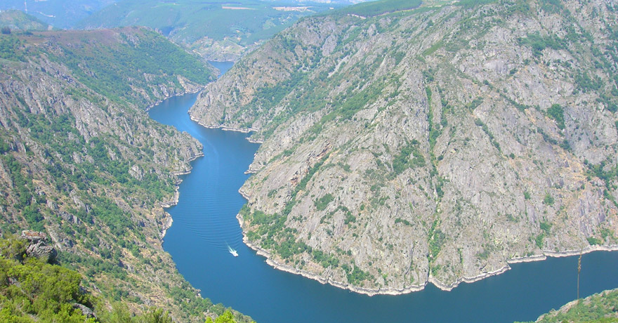 Rexeitamento á tiroliña proxectada na Ribeira Sacra