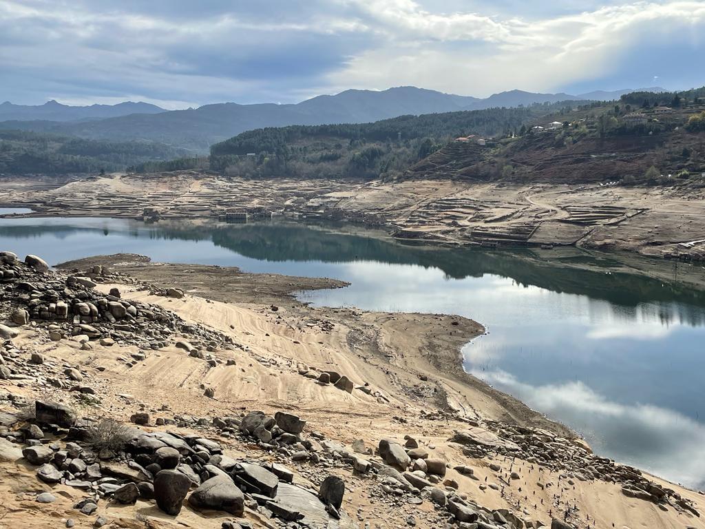 A reserva hídrica galega sitúase case á metade da súa capacidade total