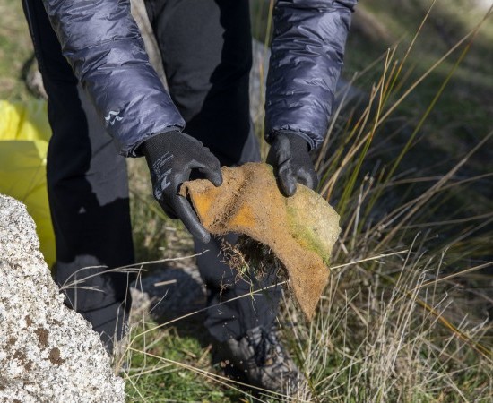 A quinta edición de da campaña “1M2 polo campo, os bosques e o monte” rematou coa caracterización de case 1.000 residuos