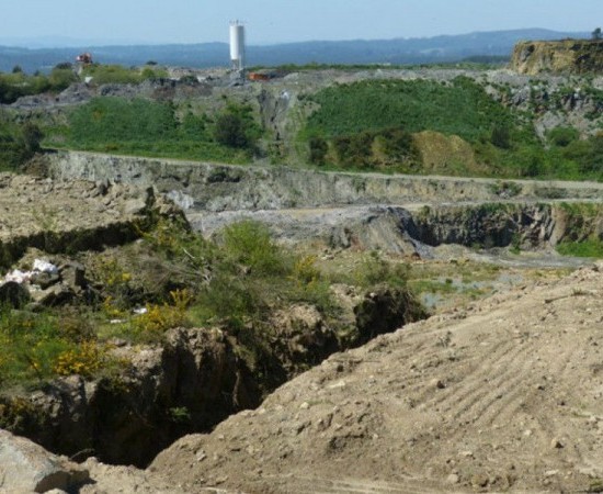Augas de Galicia tramita unha autorización de vertidos encuberta para a mina de Touro