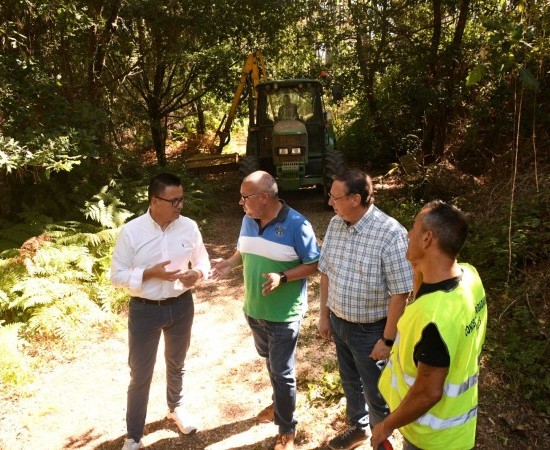 A Xunta valora a colaboración dos concellos na loita contra incendios pola xestión de biomasa e o mantemento que están a realizar